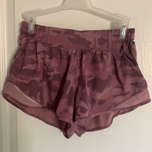 pink camo lululemon hotty hot shorts 2.5”
